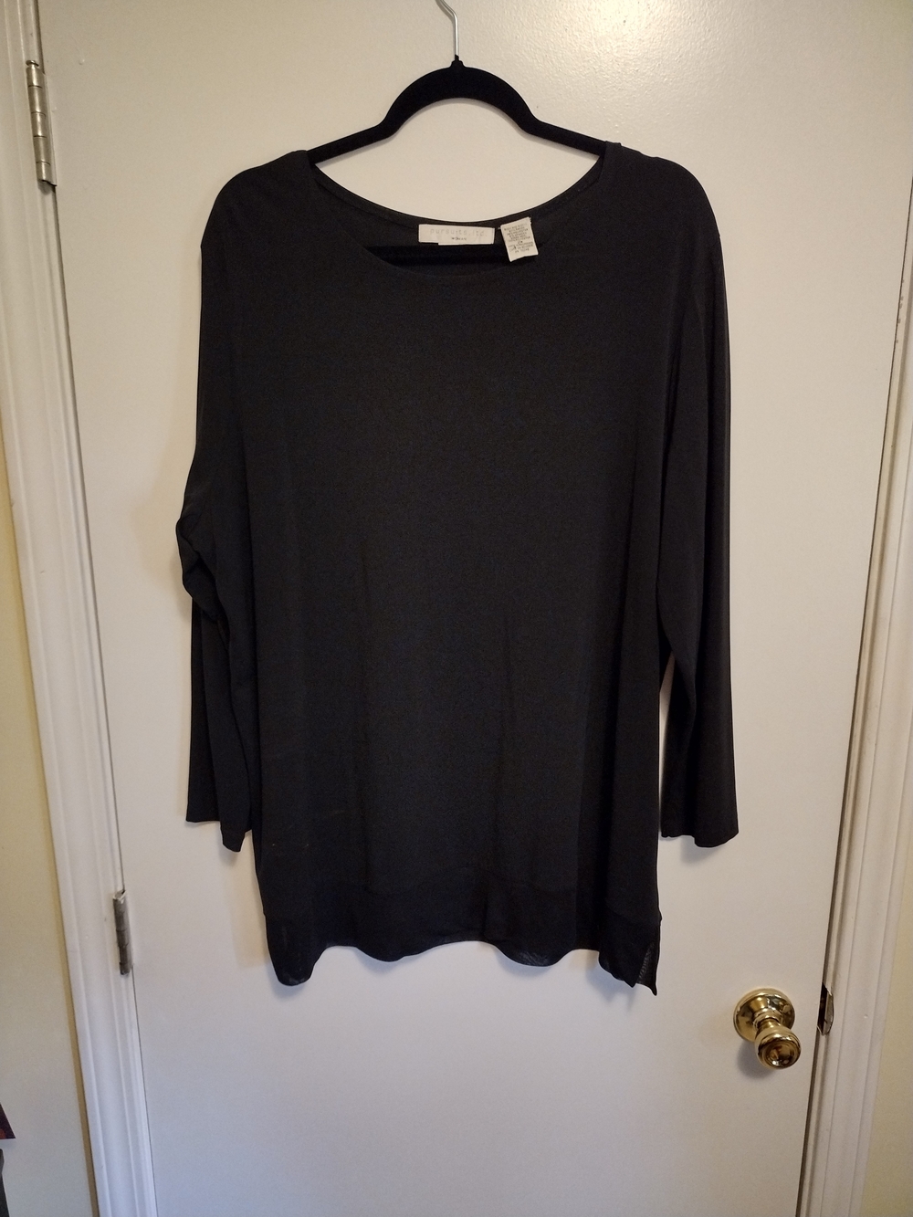 Women's Black Long Sleeve Crewneck Top
